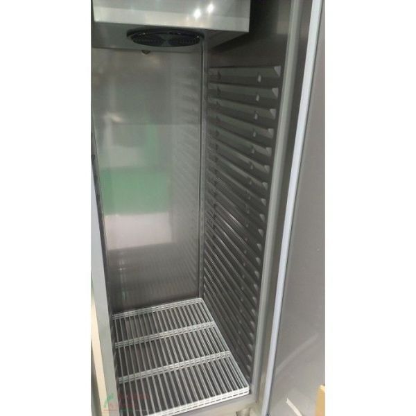 Холодильна шафа HURAKAN HKN-GX650TN INOX